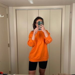 🔥SAKS fifth Avenue Crewneck🔥